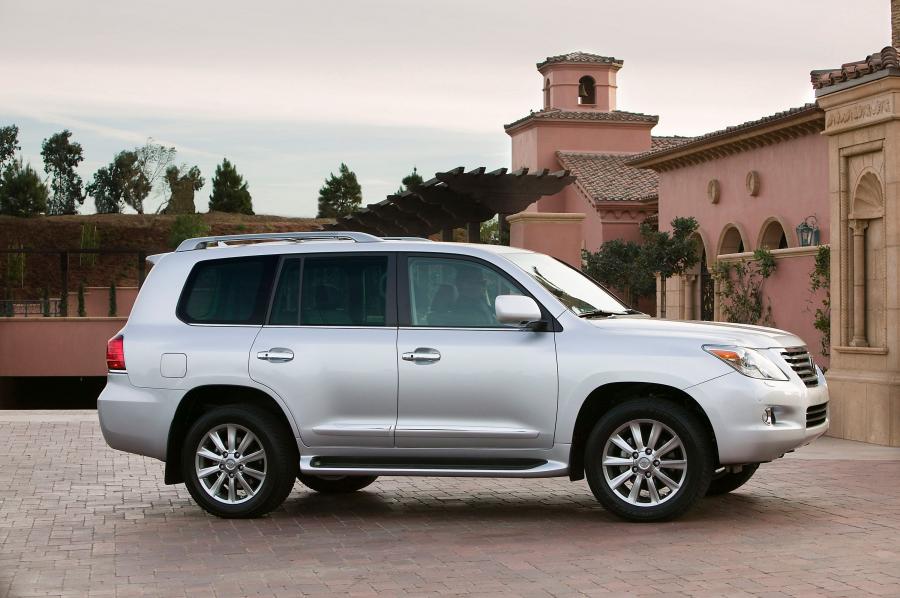  Lexus LX570 2008 года  (фото 205 из 221)